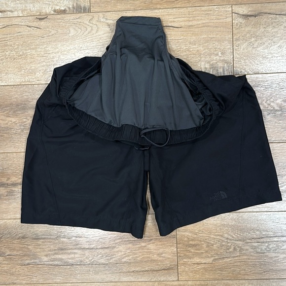 THE NORTH FACE Men’s Shorts Size Small in Excellent Condition - Picture 5 of 7